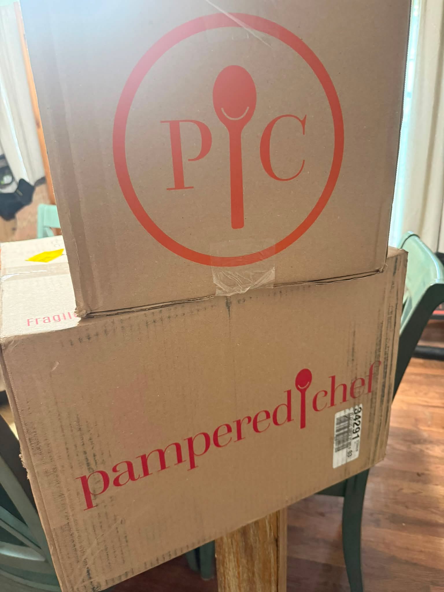 📦🎉 IT’S HERE! IT’S HERE! IT’S HERE! 🎉📦

I seriously feel like a kid on Christmas morning! 🤩

My Pampered Chef boxes just arrived, and the wait is killing me! I can’t wait to show and tell everything that’s inside! 🥄🍳✨

I have a feeling you’re going to love these new goodies just as much as I do! ❤️

Who’s ready for an unboxing? 👀🙋‍♀️

Drop a 🙌 in the comments if you want a sneak peek before everyone else!

#CookinWithBonnie #PamperedChef #HappyMail #Unboxing #ShowAndTell #KitchenFun #CookingMadeEasy #FeelLikeAKidAgain
